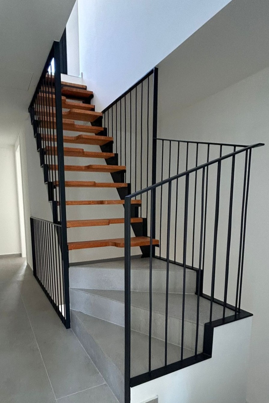 Barandillas diagonal y horizontal en escaleras